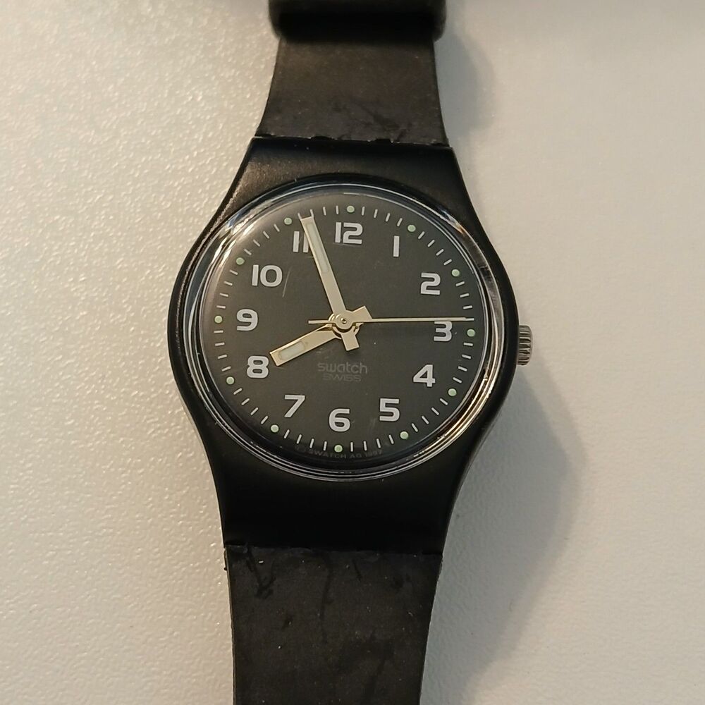 Vintage 90s Swatch Swiss Minimalist Black 25mm Ladies Quartz Watch AG 1997